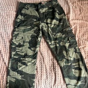 Wrangler camo cargos